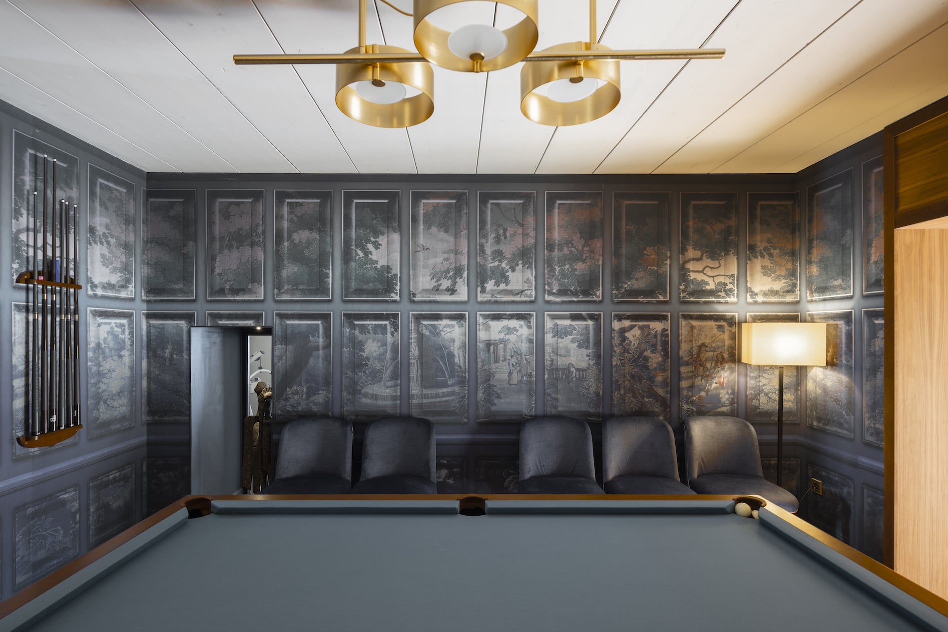 billiard room